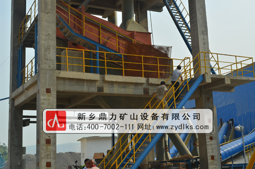 新鄉(xiāng)鼎力人員參觀環(huán)保砂石生產(chǎn)線現(xiàn)場(chǎng)