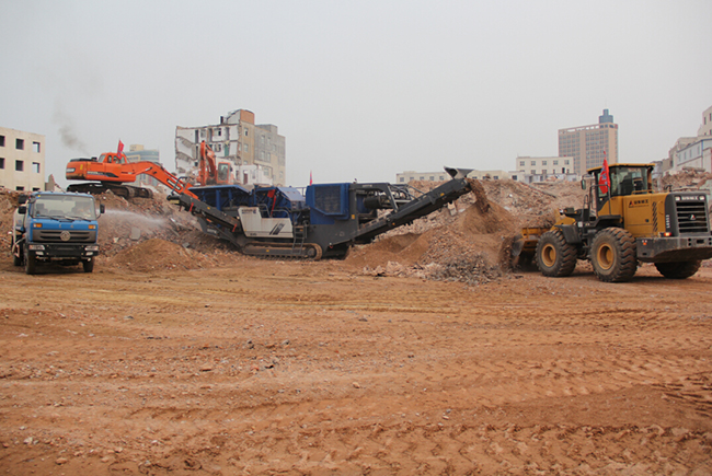 移動(dòng)式破碎機(jī) 移動(dòng)式破碎機(jī)