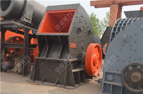 時產(chǎn)200噸錘式破碎機