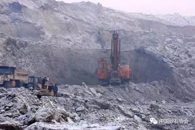 大型露天礦開采設(shè)計(jì)